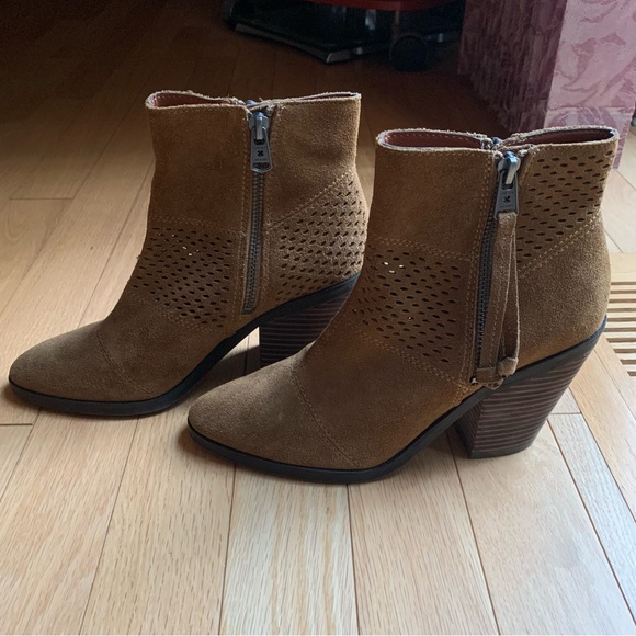 NWT Lucky Brand Ramses Suede Booties | Sz. 7 - Picture 2 of 8